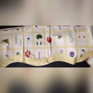 Rare Find Waverly Summer Studies Rod Pocket Valance 80"x16" In New Condition.